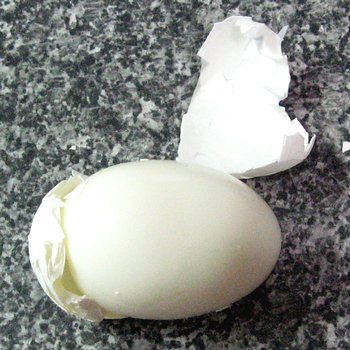 ゆで卵の殻剥き