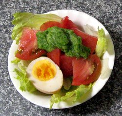 野菜サラダにゆで卵